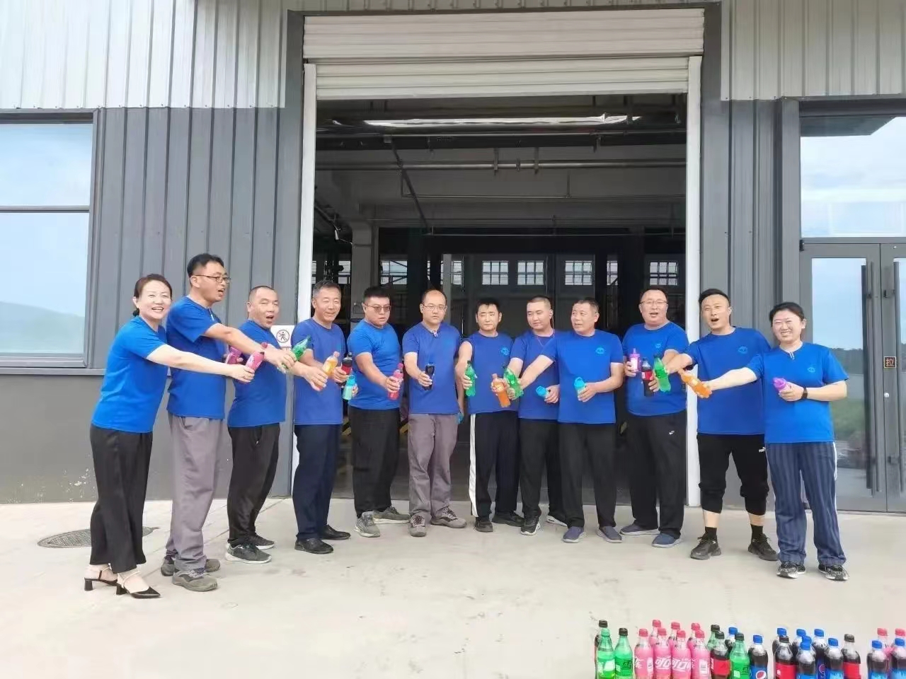 聯(lián)橋新材工會慰問活動||“關(guān)愛員工，夏送清涼”